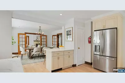 206 Lakeview Avenue, Leonia, NJ 07605 - Photo 8