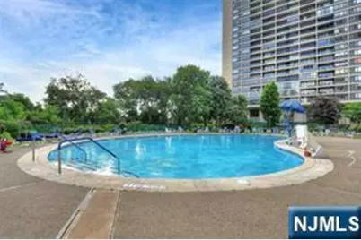 2 Horizon G16 #G16, Fort Lee, NJ 07024 - Photo 18