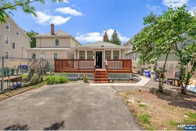 88 Franklin Terrace, Irvington, NJ 07111 - Photo 2