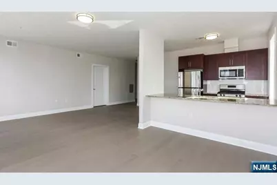 555 10th Street 102 #102, Palisades Park, NJ 07650 - Photo 2