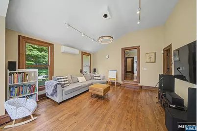 76 Hillside Avenue, Tenafly, NJ 07670 - Photo 20
