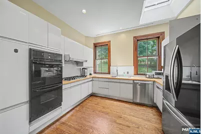 76 Hillside Avenue, Tenafly, NJ 07670 - Photo 16