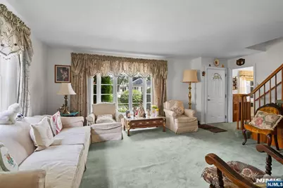 262 Linden Place, New Milford, NJ 07646 - Photo 4