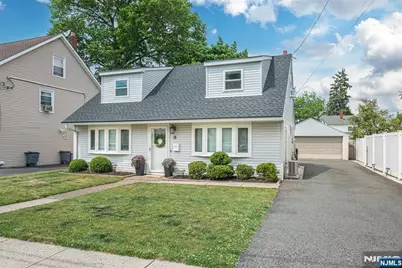 18 Sweetwood Drive, Cedar Grove, NJ 07009 - Photo 2