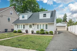 18 Sweetwood Dr, Cedar Grove, NJ 07009 - Photo 2