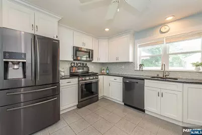 18 Sweetwood Drive, Cedar Grove, NJ 07009 - Photo 6