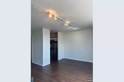 201 N Bridge Plaza 5E #5e, Fort Lee, NJ 07024 - Photo 2