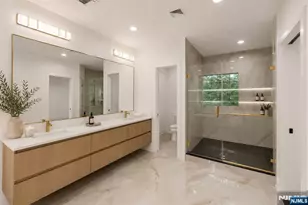 1 Feldman Ct, Paramus, NJ 07652 - Photo 18