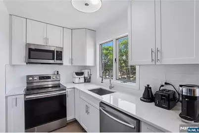1315 15th Street, Fort Lee, NJ 07024 - Photo 10