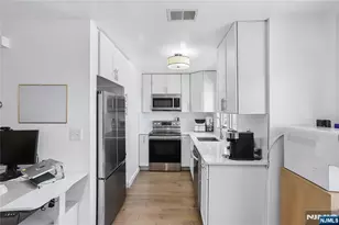 1315 15th St, Fort Lee, NJ 07024 - Photo 8