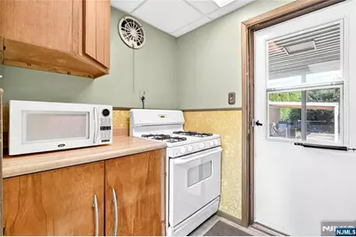 9 Long Avenue, Mahwah, NJ 07430 - Photo 22