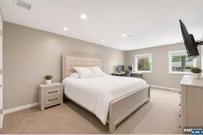 111 E Prospect Street, Waldwick, NJ 07463 - Photo 10