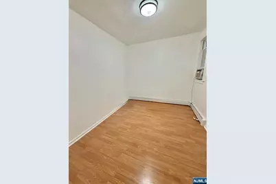 329 Broad Avenue 2Fl #2FL, Leonia, NJ 07605 - Photo 6
