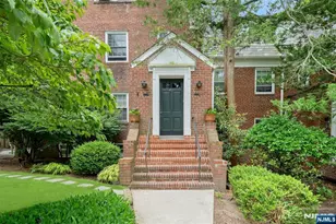 185 E Palisade Ave D11B, Englewood, NJ 07631 - Photo 1