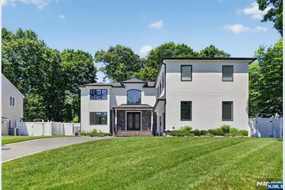 457 Lincoln Drive, Paramus, NJ 07652 - Photo 2