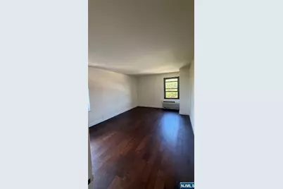2348 Linwood Avenue 6O #6O, Fort Lee, NJ 07024 - Photo 4