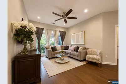 1123 Riverview Avenue 123 #123, Englewood, NJ 07631 - Photo 2