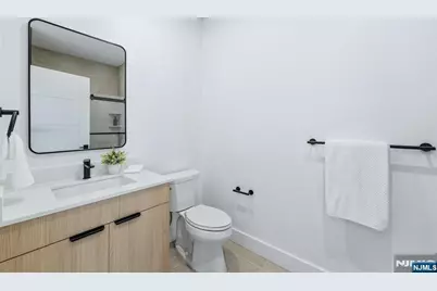 9-11 E Passaic Street 102 #102, Hackensack, NJ 07601 - Photo 8