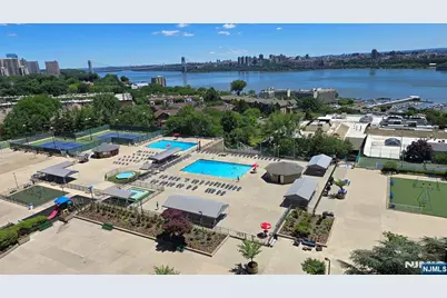 200 Winston 1006 #1006, Cliffside Park, NJ 07010 - Photo 2