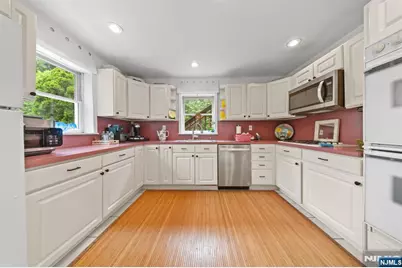 132 Spring Street, Leonia, NJ 07605 - Photo 26