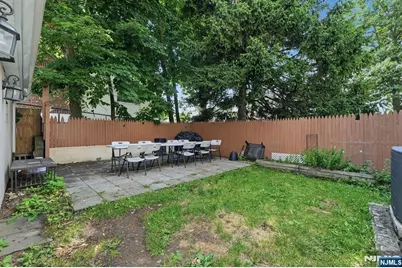 410 Lafayette Avenue 2 #2, Cliffside Park, NJ 07010 - Photo 22