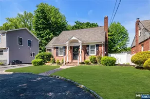 40 Merritt Ave, Dumont, NJ 07628 - Photo 2