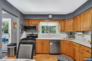 13 Gritman Ct, Westwood, NJ 07675 - Photo 10