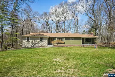 217 Osage Lane, Franklin Lakes, NJ 07417 - Photo 2