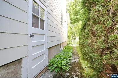 105 Sherwood Avenue, Mahwah, NJ 07430 - Photo 20