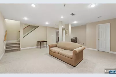 1116 Hyde Park Court, Mahwah, NJ 07430 - Photo 16