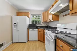 1116 Hyde Park Ct, Mahwah, NJ 07430 - Photo 8