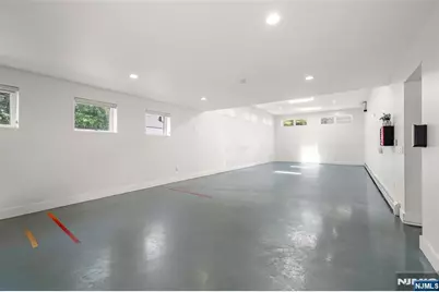 1095 Palisade Avenue, Fort Lee, NJ 07024 - Photo 24