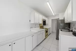 200 Winston Dr 2120, Cliffside Park, NJ 07010 - Photo 8