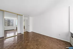 200 Winston Dr 2120, Cliffside Park, NJ 07010 - Photo 10