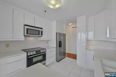 100 Carlyle 5L-N #5L-N, Cliffside Park, NJ 07010 - Photo 12