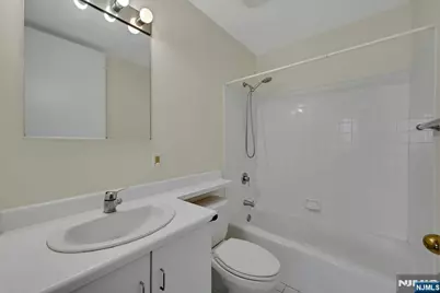 100 Carlyle 5L-N #5L-N, Cliffside Park, NJ 07010 - Photo 22