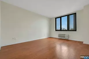 100 Carlyle 5L-N, Cliffside Park, NJ 07010 - Photo 14