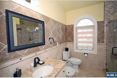 135 Paterson Avenue B #B, Lodi, NJ 07644 - Photo 14