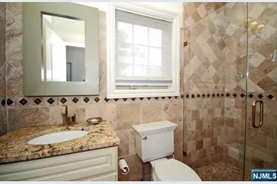 135 Paterson Avenue B #B, Lodi, NJ 07644 - Photo 8