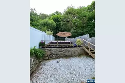 454 Undercliff Avenue, Edgewater, NJ 07020 - Photo 16