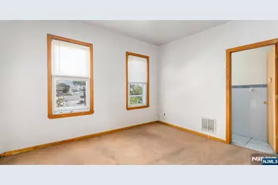 162 Forest Avenue, Lyndhurst Township, NJ 07071 - Photo 16