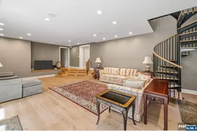 130 Van Nostrand Avenue, Englewood Cliffs, NJ 07632 - Photo 26