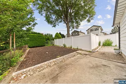 271 Travers Place, Lyndhurst Township, NJ 07071 - Photo 50