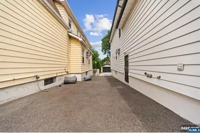 271 Travers Place, Lyndhurst Township, NJ 07071 - Photo 46
