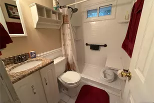 208 Lawrence Dr, Paramus, NJ 07652 - Photo 12