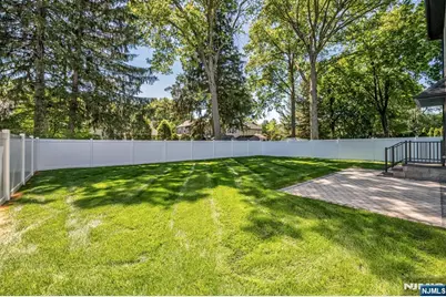 408 Terhune Avenue, Paramus, NJ 07652 - Photo 50
