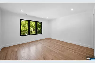 408 Terhune Avenue, Paramus, NJ 07652 - Photo 40