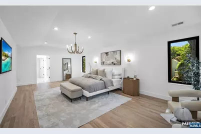 408 Terhune Avenue, Paramus, NJ 07652 - Photo 32