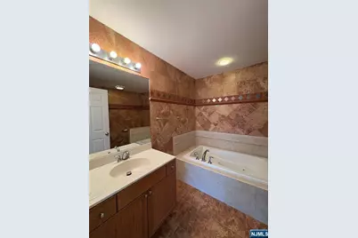 264 Midland Avenue 32 #32, Saddle Brook Township, NJ 07663 - Photo 16