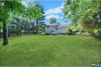 103 Primrose Lane, Closter, NJ 07624 - Photo 4